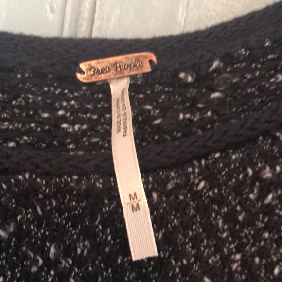 Free People Sweater Navy Blue Size Medium. 3/4 Sleeves - Picture 2 of 5